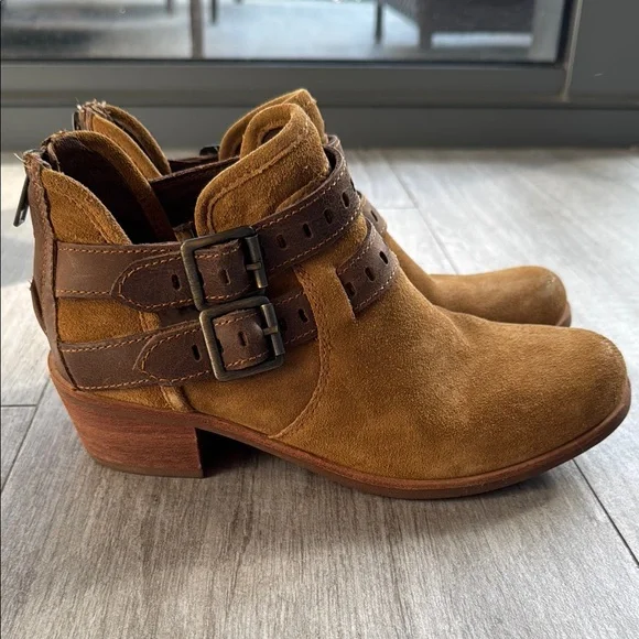 Ugg Patsy Brown Suede Ankle Boots with heels and cutouts size 6.5 fall boots - Picture 12 of 15